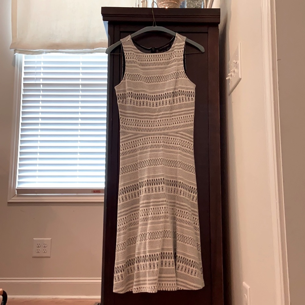 Banana Republic gray & white dress. Size 0